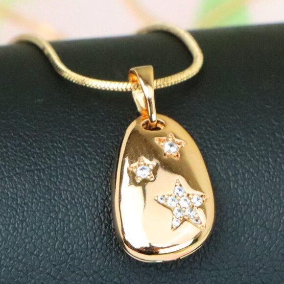 ✔ACCEPT OFFER Jewelry - "Rose Gold Oval Pendant with Star Design, XPPT1310